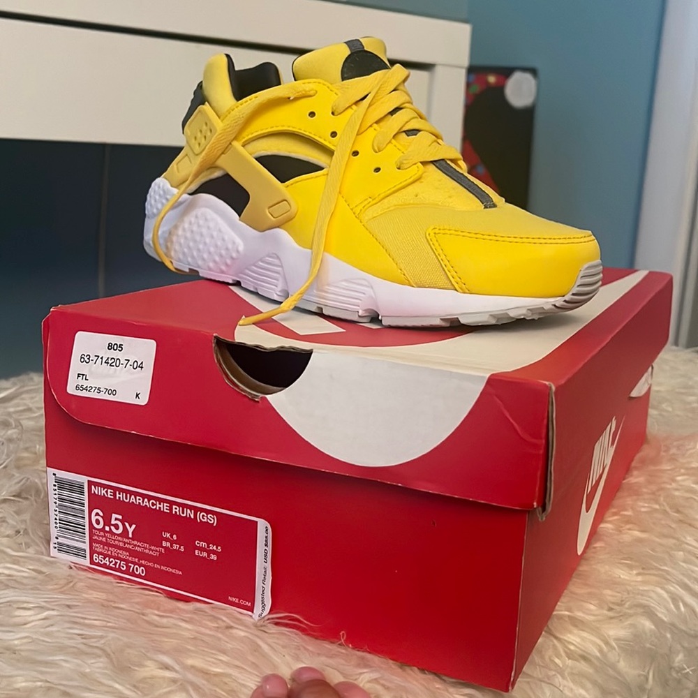 Brand new Nike Huarache